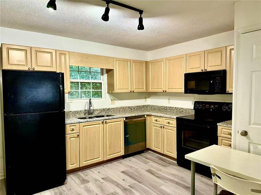 3665 Chestnut Drive F2