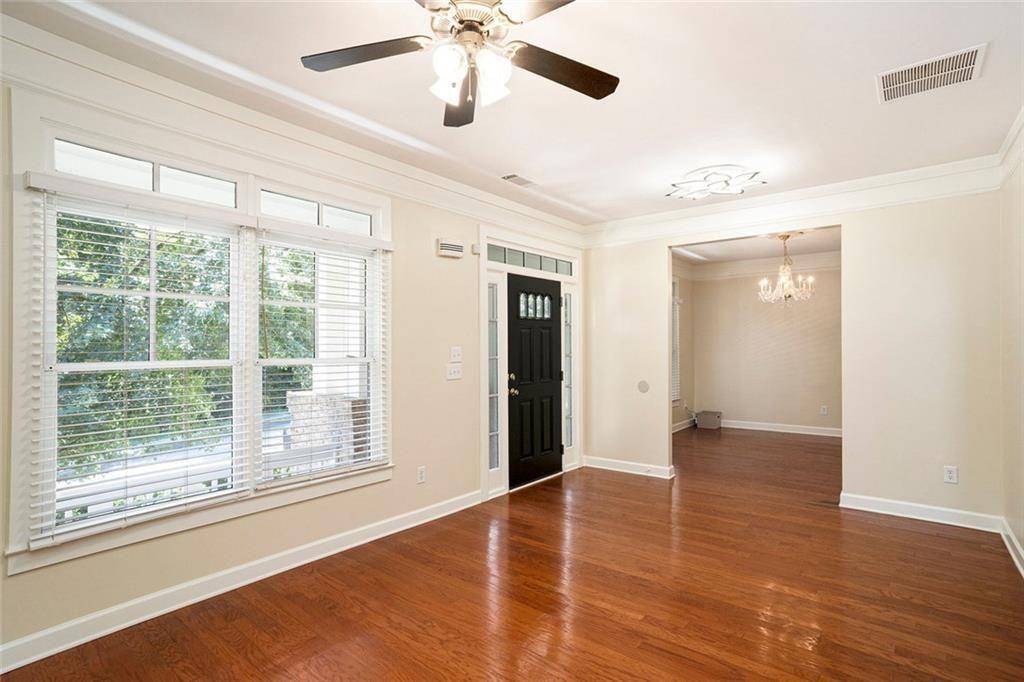2750 Oak Village Trail
