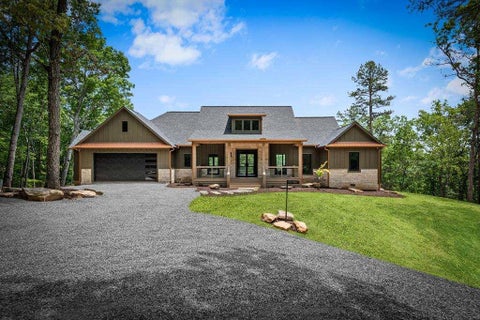 Homes For Sale - 62 Tiffany Lane<br/> Mineral Bluff, GA 30559