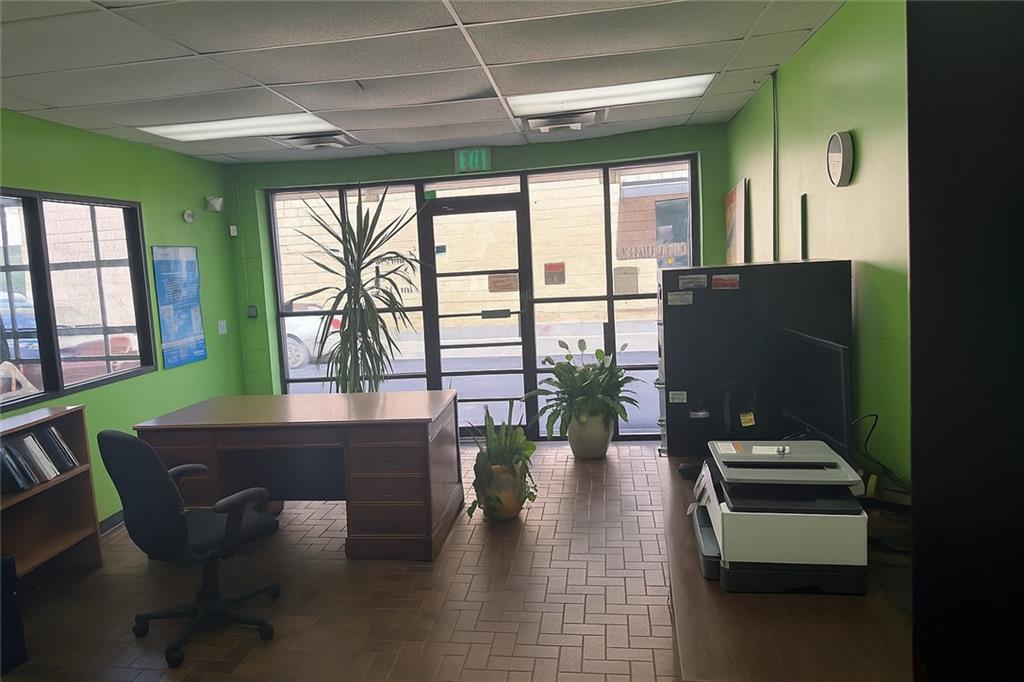 6063 Covington Highway