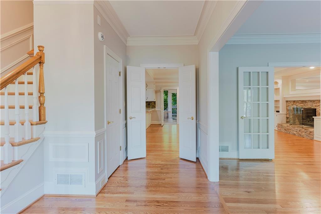 2552 Berwick Walk, Snellville, Georgia image 11