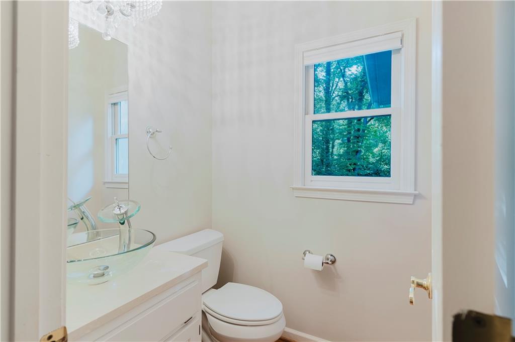 2552 Berwick Walk, Snellville, Georgia image 33