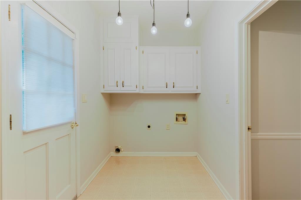 2552 Berwick Walk, Snellville, Georgia image 34