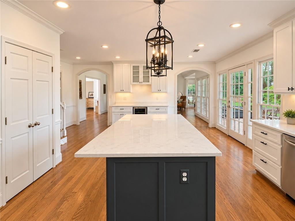 4505 Woodhaven NE