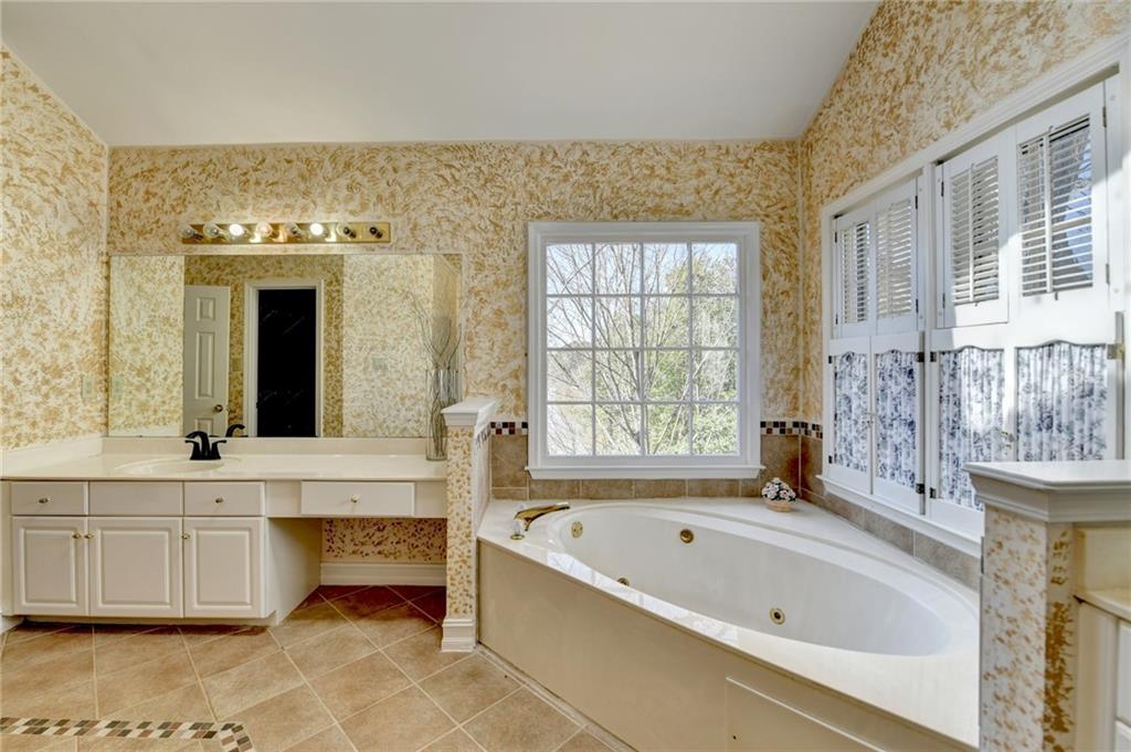 2382 Merrymount Drive, Suwanee, Georgia image 45
