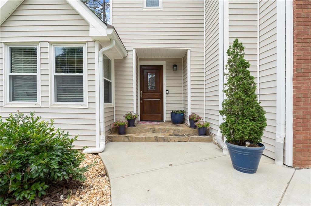 907 Bradford Lane