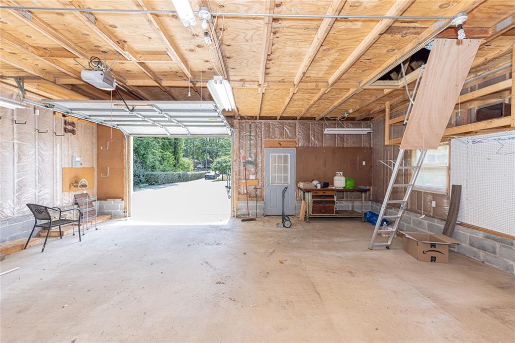 472 Edwards Court NW