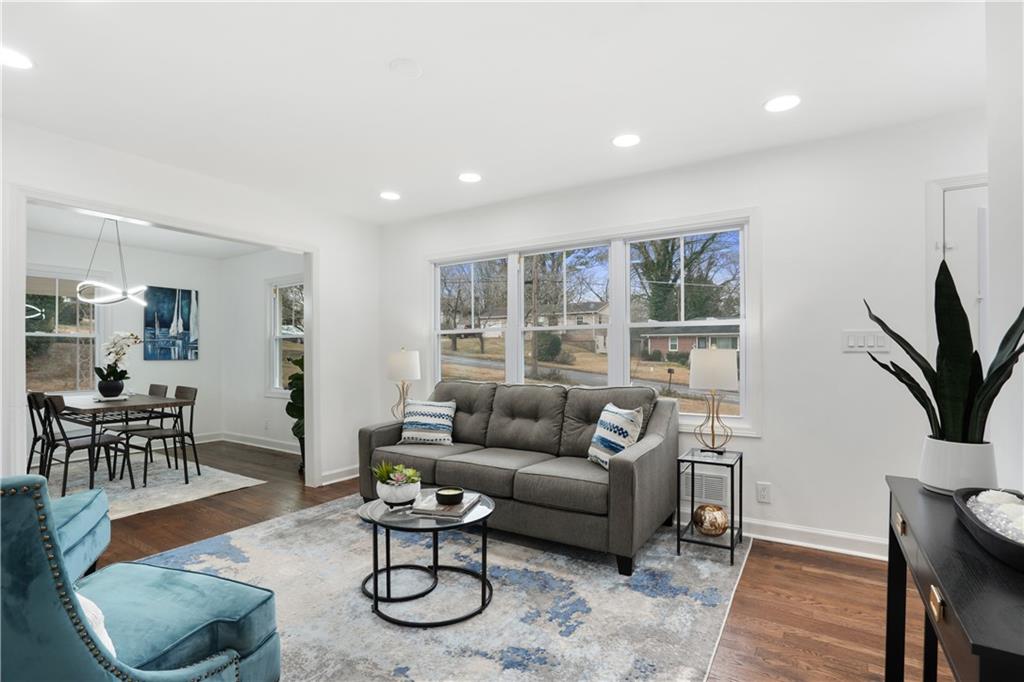 2724 Larkspur Drive SE