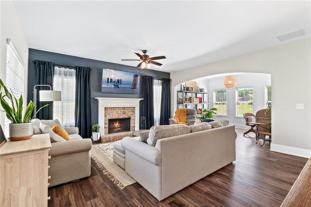 11 Hamil Court NW