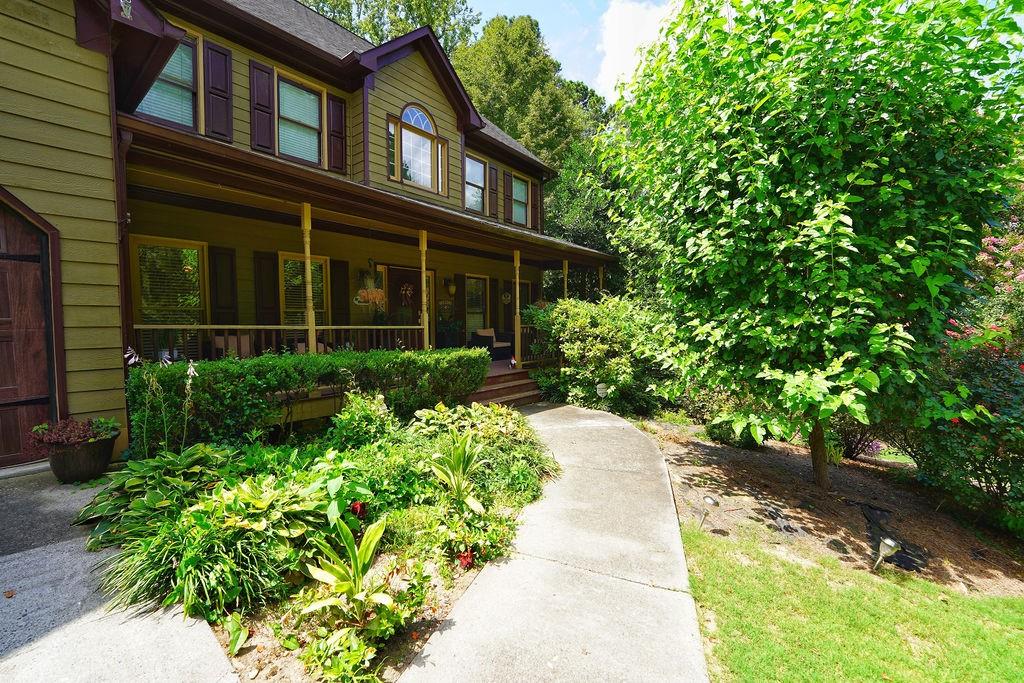 631 Braidwood Drive NW