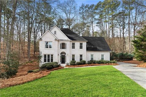 Homes For Sale - 805 Freemanwood Lane<br/> Milton, GA 30004