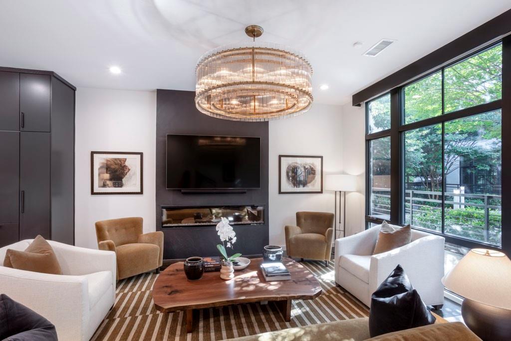 721 Longleaf Drive NE 3