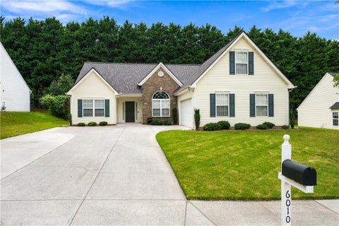 Homes For Sale - 6010 Ambercrest Court<br/> Buford, GA 30518