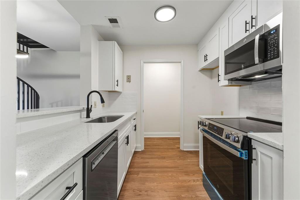 1075 Peachtree Walk NE 506