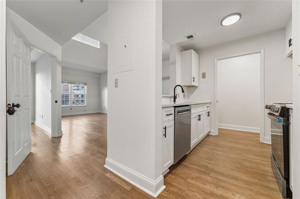 1075 Peachtree Walk NE 506