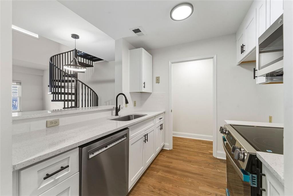 1075 Peachtree Walk NE 506