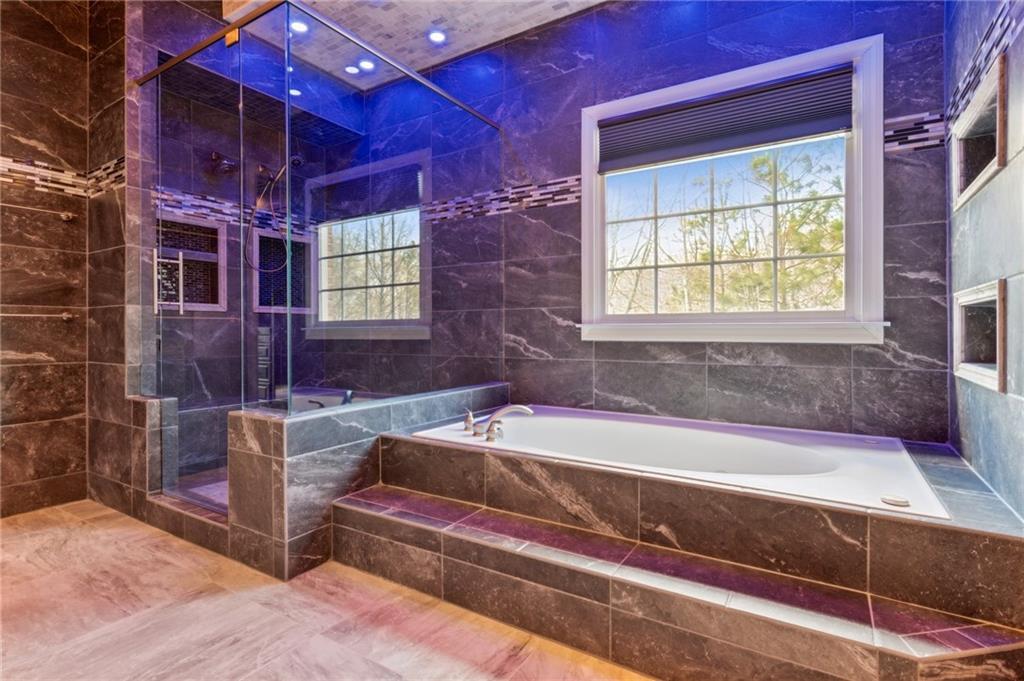 4865 Meadow Park Lane, Suwanee, Georgia image 28