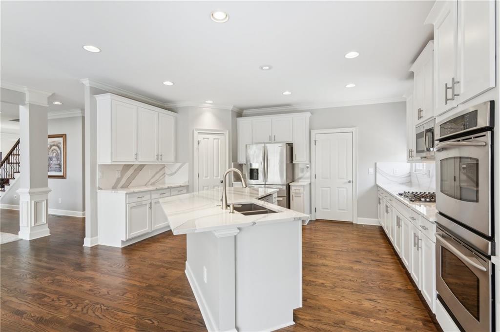 4865 Meadow Park Lane, Suwanee, Georgia image 13