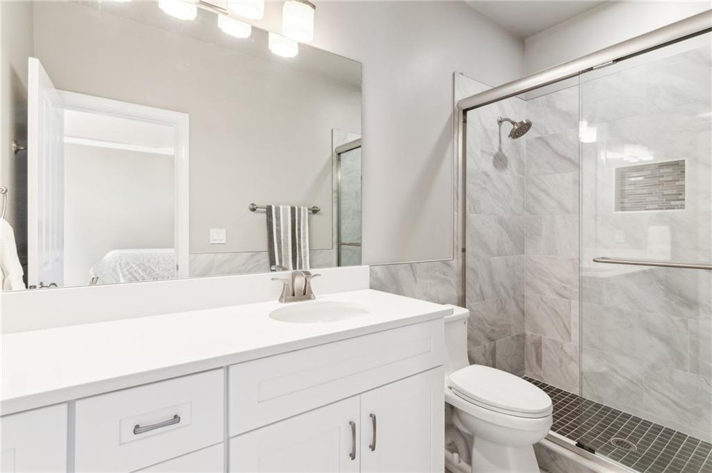 4865 Meadow Park Lane, Suwanee, Georgia image 33