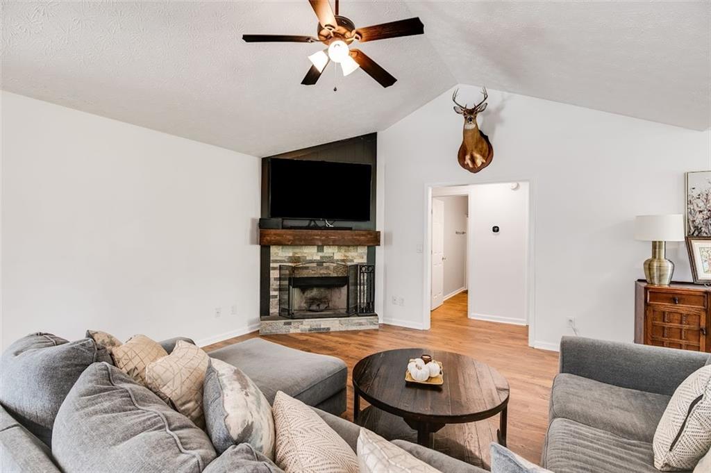 Laurel Lakes - Residential