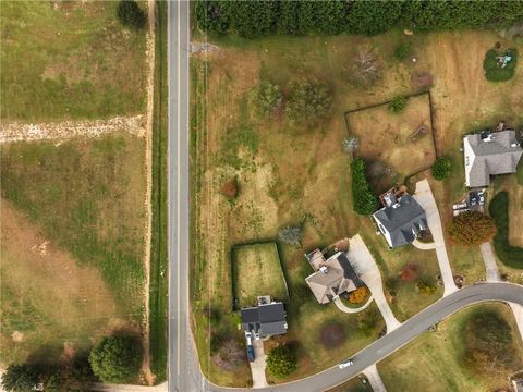 A home in Dawsonville