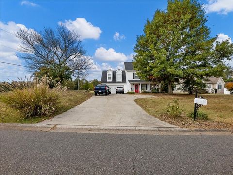 A home in Dawsonville