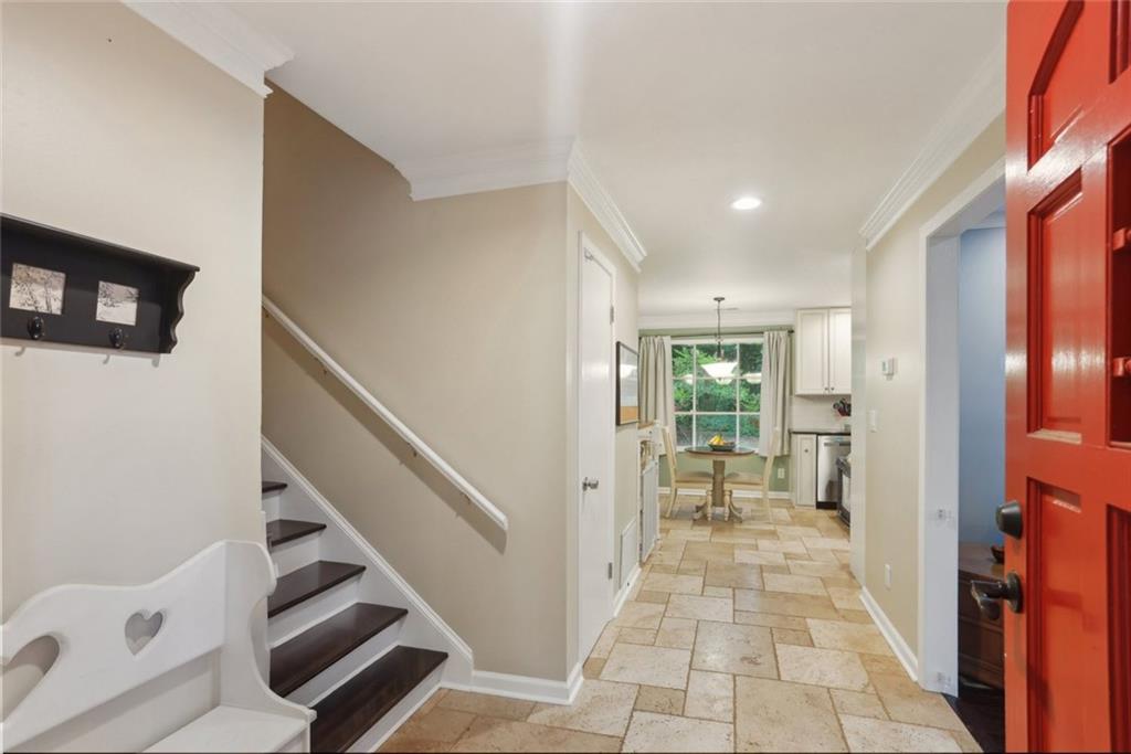 358 W West Wind Drive, Lilburn, Georgia image 3