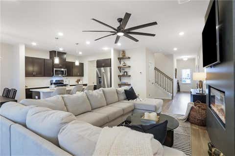 Townhouse For Sale - 1170 Chastain Drive<br/> Gwinnett County, Sugar Hill, GA 30518