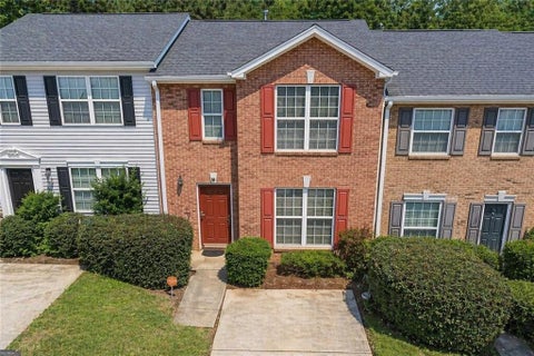 Townhouse For Sale - 338 Saratoga Place<br/> Riverdale, GA 30296