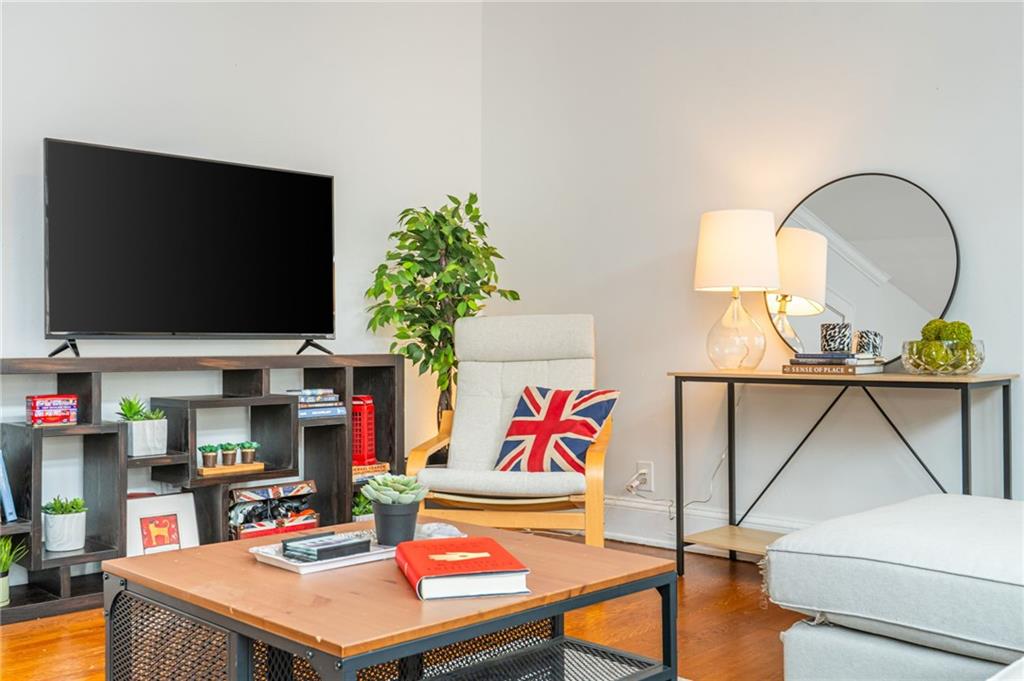 824 Greenwood Avenue NE 10