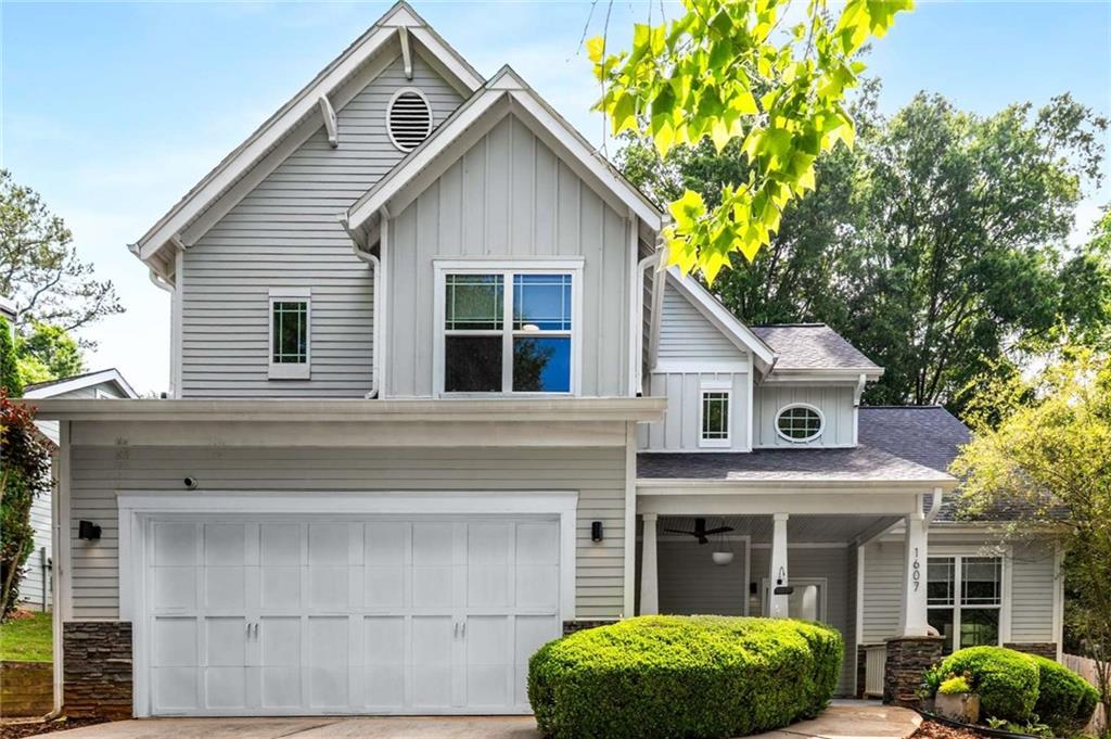 1607 Boulder Walk Drive SE