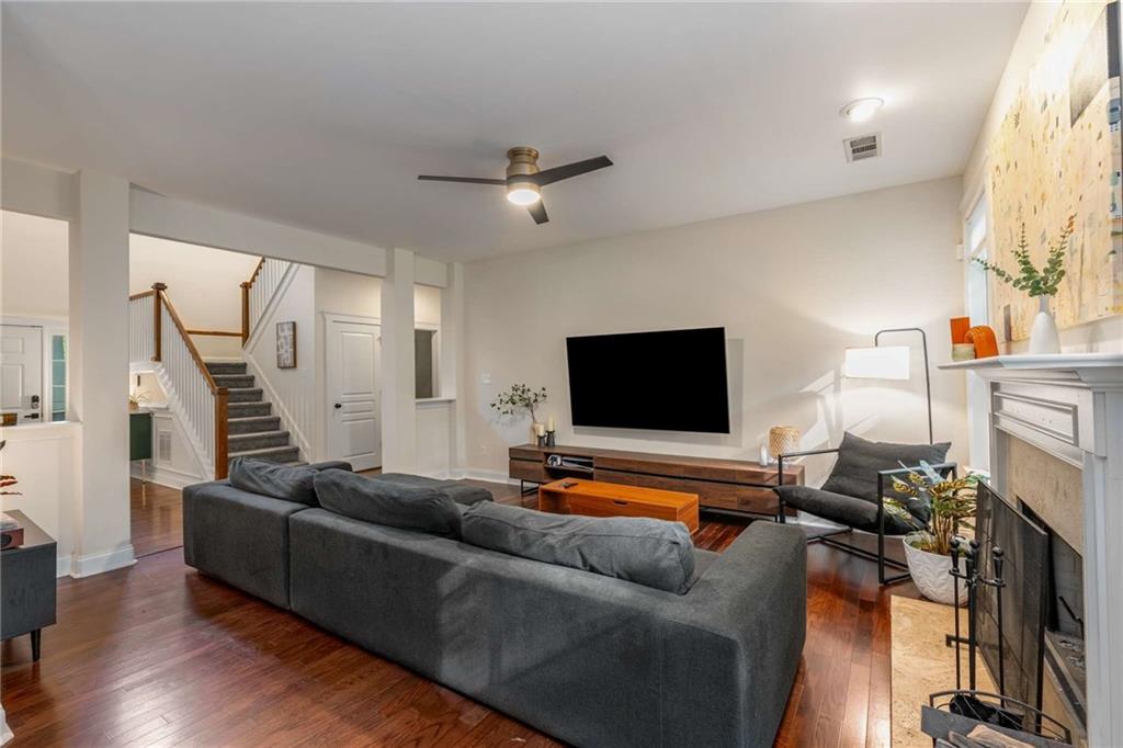 1607 Boulder Walk Drive SE