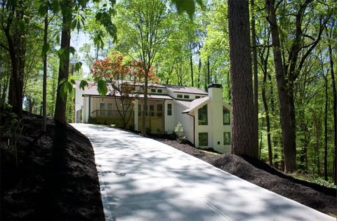 Photo of 3820 Fox Creek Court, Marietta, GA 30062 (MLS # 7573447)