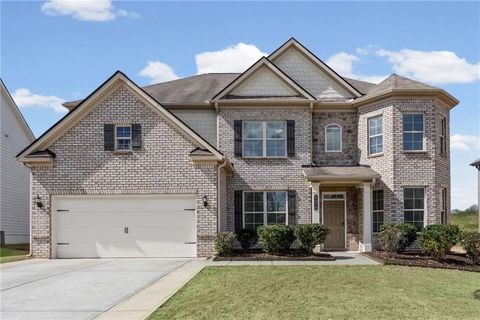 Homes For Sale - 5470 Mirror Lake Drive<br/> Cumming, GA 30028