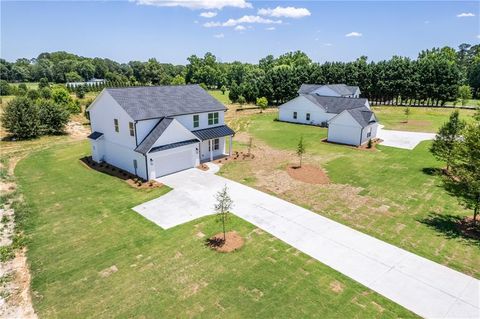 A home in Dacula