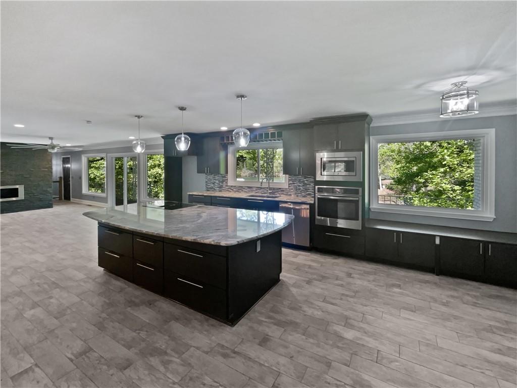 6095 Blackberry Lane