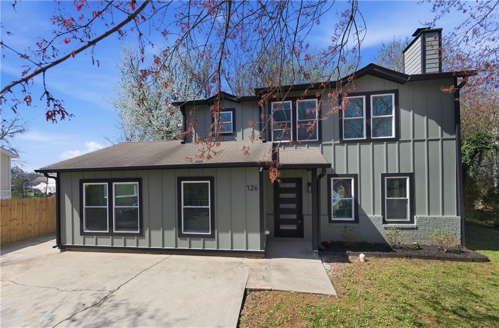 126 Marona Street NE