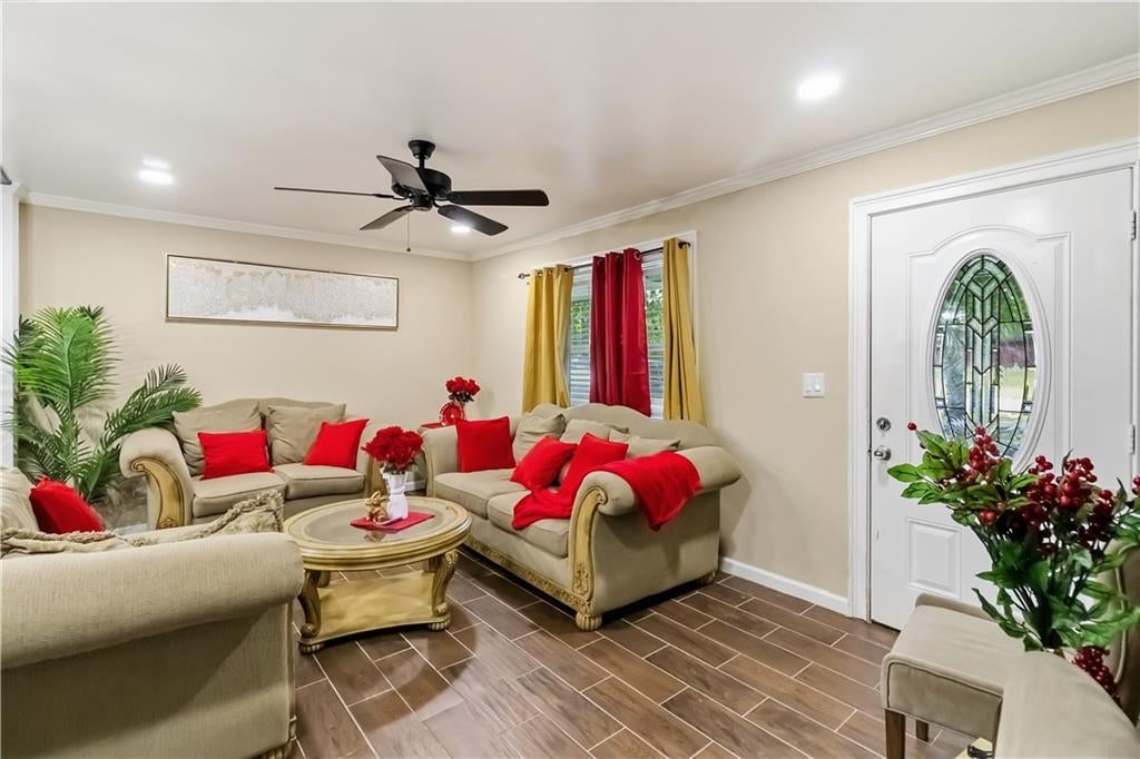 1594 Dellwood Circle