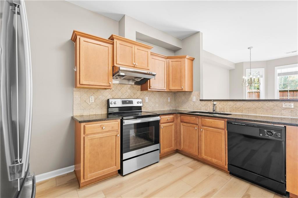 CREEKSIDE VILLAS - Residential