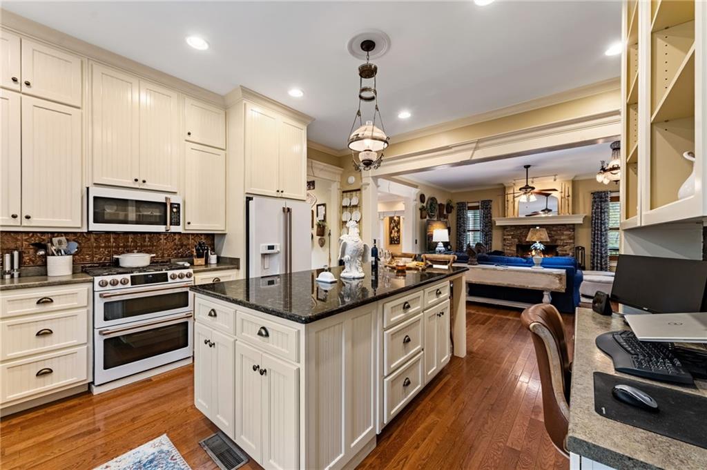 Ellijay, Georgia, 30540, United States, 4 Bedrooms Bedrooms, ,3 BathroomsBathrooms,Residential,Active,1968102