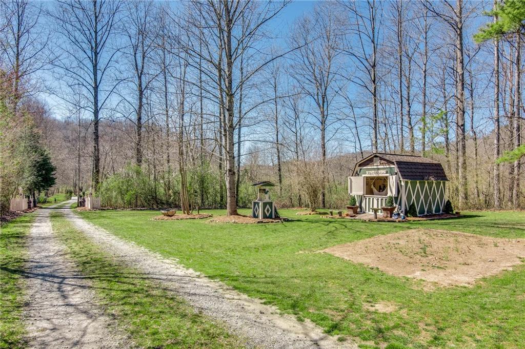 Ellijay, Georgia, 30540, United States, 4 Bedrooms Bedrooms, ,3 BathroomsBathrooms,Residential,Active,1968102