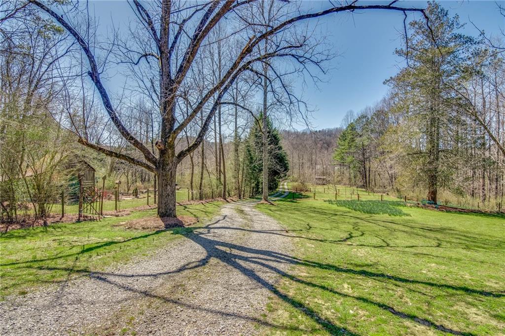 Ellijay, Georgia, 30540, United States, 4 Bedrooms Bedrooms, ,3 BathroomsBathrooms,Residential,Active,1968102