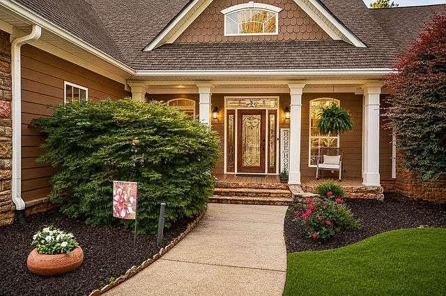 8179 Pineview Court