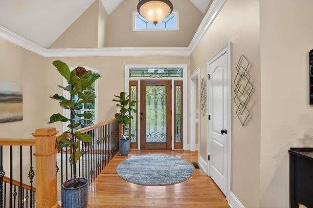 8179 Pineview Court