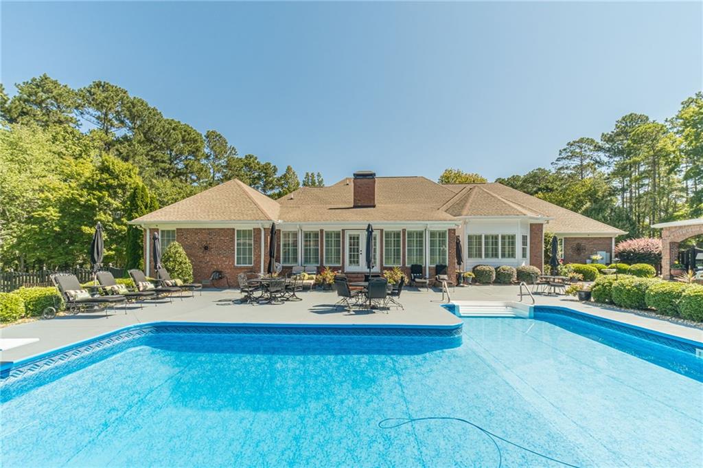 1600 Beagle Run NW