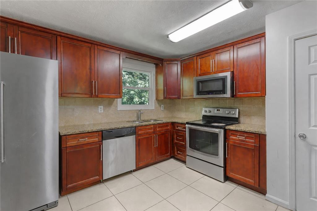 1563 Greenwood Drive