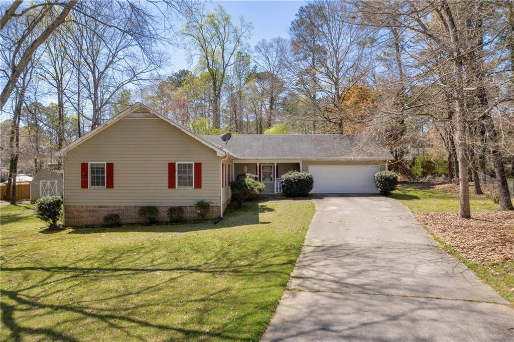 2073 Lou Court, Grayson, Georgia image 2