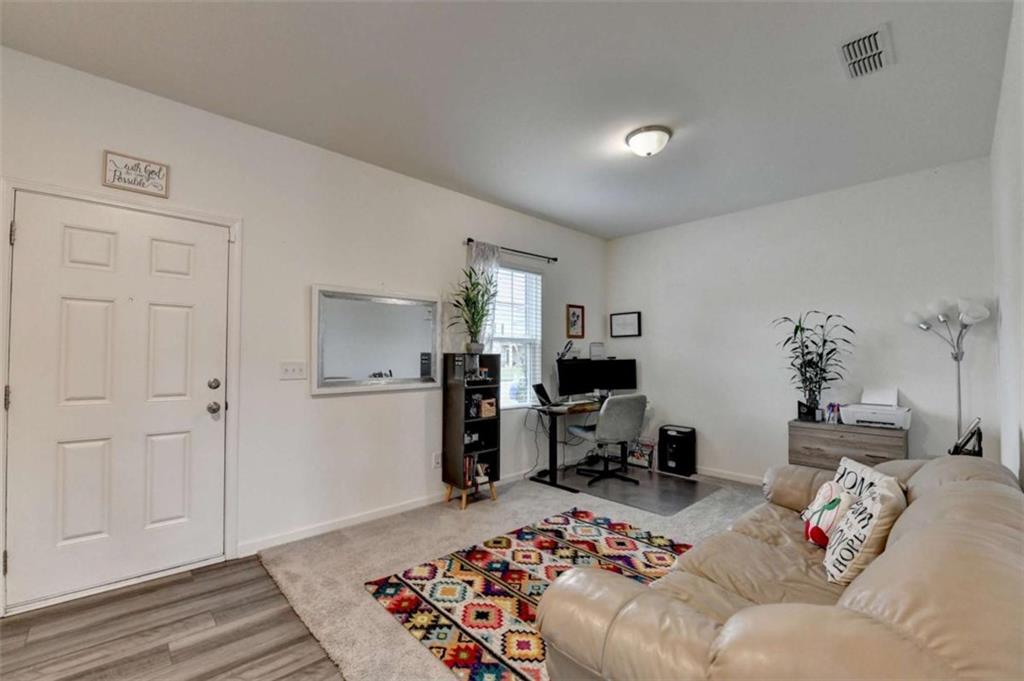 415 Knightsbridge Lane