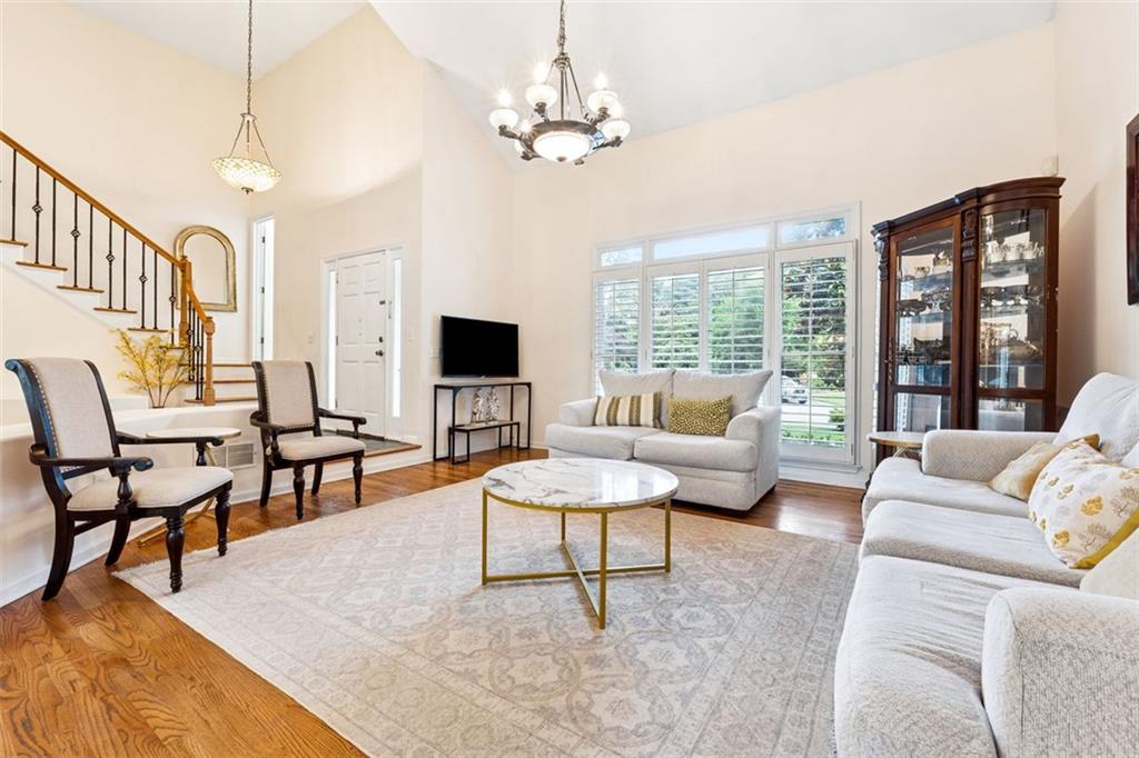 16 ANCIENT OAK Court NE