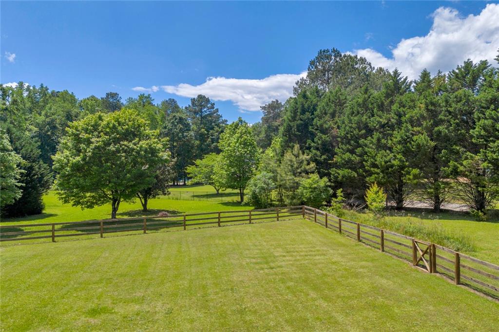 3135 Castlewood Drive, Loganville, Georgia image 10